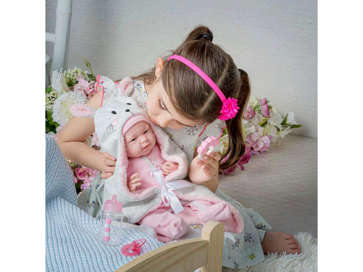 18789 - Pink Soft Body La Newborn Dans Bunny Bunting Et Accessoires. Corps Souple Nouveau-né. Costume Rose Avec Couverture. 7 18789 - Pink Soft Body La Newborn Dans Bunny Bunting Et Accessoires. Corps Souple Nouveau-né. Costume Rose Avec Couverture. – Image 5