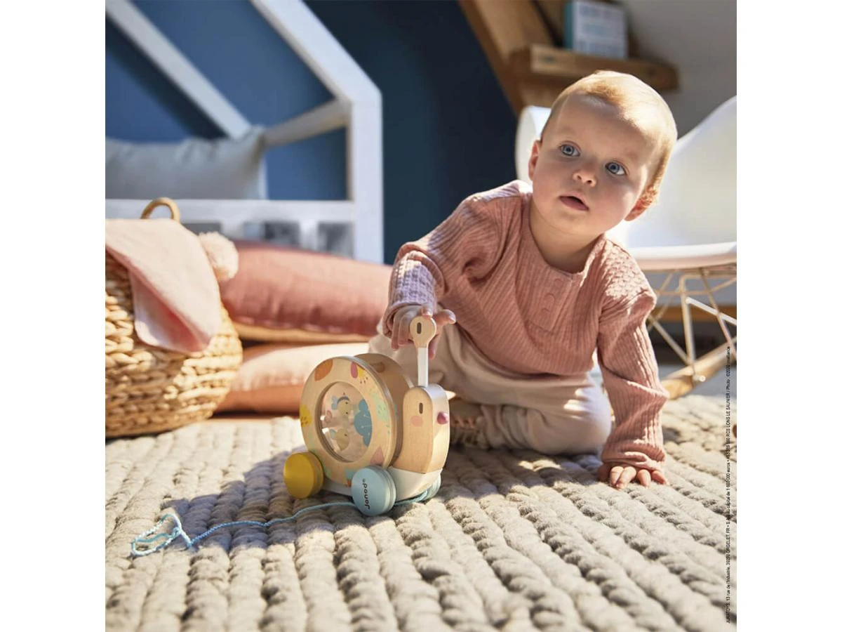 Janod J05159 - Escargot A Promener Pure 4 Janod J05159 - Escargot A Promener Pure – Image 2