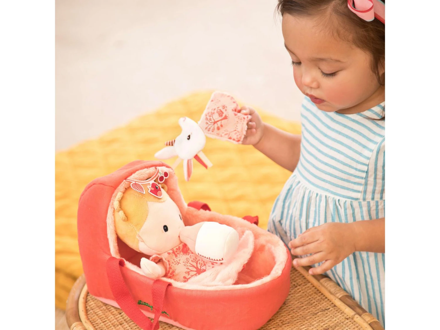 Lilliputiens 83375 - Poupée Bébé Lena 8 Lilliputiens 83375 - Poupée Bébé Lena – Image 6