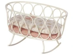 Maileg 11-1117-00 - Berceau W. Sac De Couchage, MY - Rose, Taille : H : 9 Cm - L : 14,5 Cm - L : 8,8 Cm