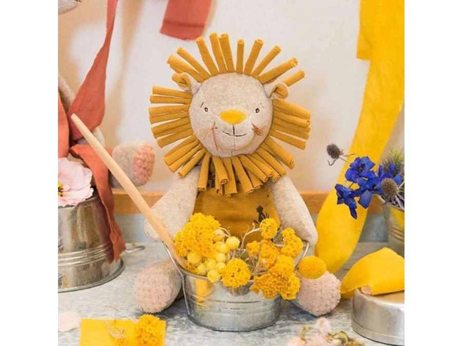 Moulin Roty 669020 - Poupée Lion Paprika Sous Mon Baobab 4 Moulin Roty 669020 - Poupée Lion Paprika Sous Mon Baobab – Image 2