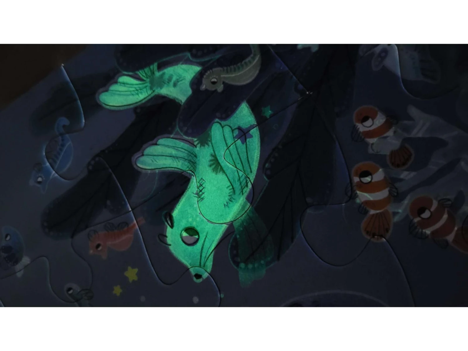 Moulin Roty 676441 - Puzzle Phosphorescent Sous La Mer (24 Pièces) Les Aventures De Paulie 7 Moulin Roty 676441 - Puzzle Phosphorescent Sous La Mer (24 Pièces) Les Aventures De Paulie – Image 5