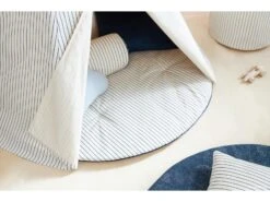 FLUFFY-030 - Tapis De Jeu Fluffy - Rayures Marine 15 FLUFFY-030 - Tapis De Jeu Fluffy - Rayures Marine -Born To Be Kids nobodinoz fluffy 030 tapis de jeu fluffy rayures marine 1600 5