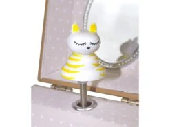 Trousselier S20301 - Boite à Musique Cube Ecureuil Dans La Prairie - Lutin Petit Pois© 9 Trousselier S20301 - Boite à Musique Cube Ecureuil Dans La Prairie - Lutin Petit Pois© -Born To Be Kids trousselier s20301 boite a musique cube ecureuil dans la prairie lutin petit pois 1600 3